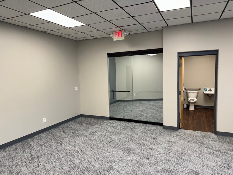 9084 Technology Dr, Fishers, IN à louer - Photo intérieure - Image 2 de 4