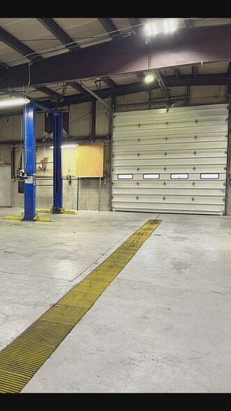 401 Kent Ct, Midland, MI à vendre - Vidéo sur l’inscription commerciale - Image 2 de 18