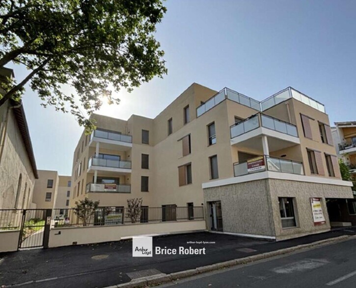 28 Rue Centrale, Craponne à vendre - Photo du bâtiment - Image 1 de 9