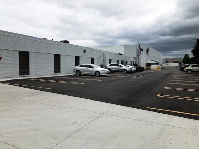 36930 Industrial Rd, Livonia, MI for lease - Building Photo - Image 3 of 5