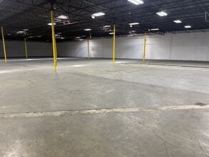 1408 Vinylex Dr, Carrollton, TX for sale Interior Photo- Image 1 of 2