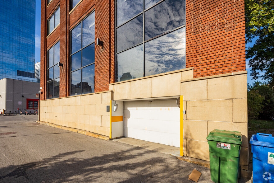 740 Rue Saint-Maurice, Montréal, QC à louer - Photo du bâtiment - Image 3 de 6