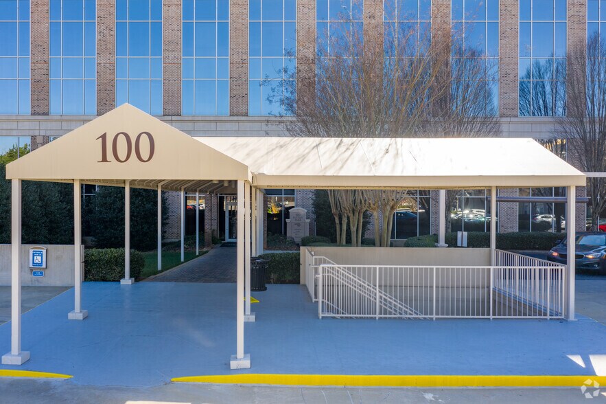 30000 Mill Creek Ave, Alpharetta, GA à louer - Photo du bâtiment - Image 2 de 6