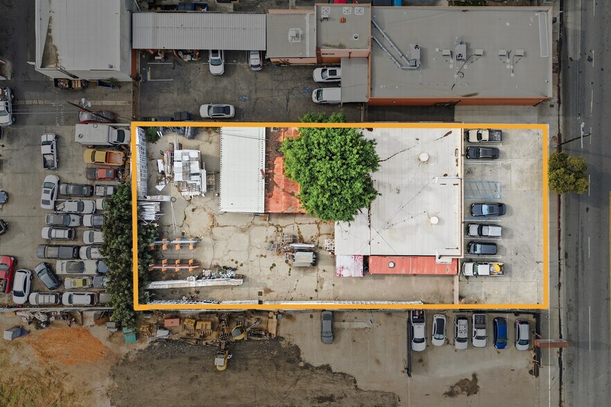 18446 Vanowen St, Reseda, CA à vendre - Photo du bâtiment - Image 2 de 11