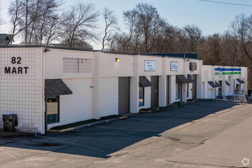82 Boston Post Rd, Waterford, CT à louer - Photo du bâtiment - Image 3 de 7