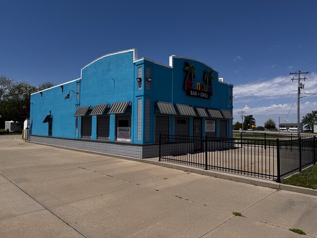 Plus de détails pour 125 N State Route 121, Warrensburg, IL - Commerce de détail à vendre