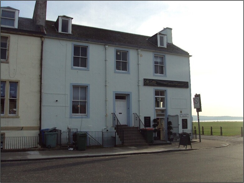16 Wellington Sq, Ayr à vendre - Photo du bâtiment - Image 2 de 2