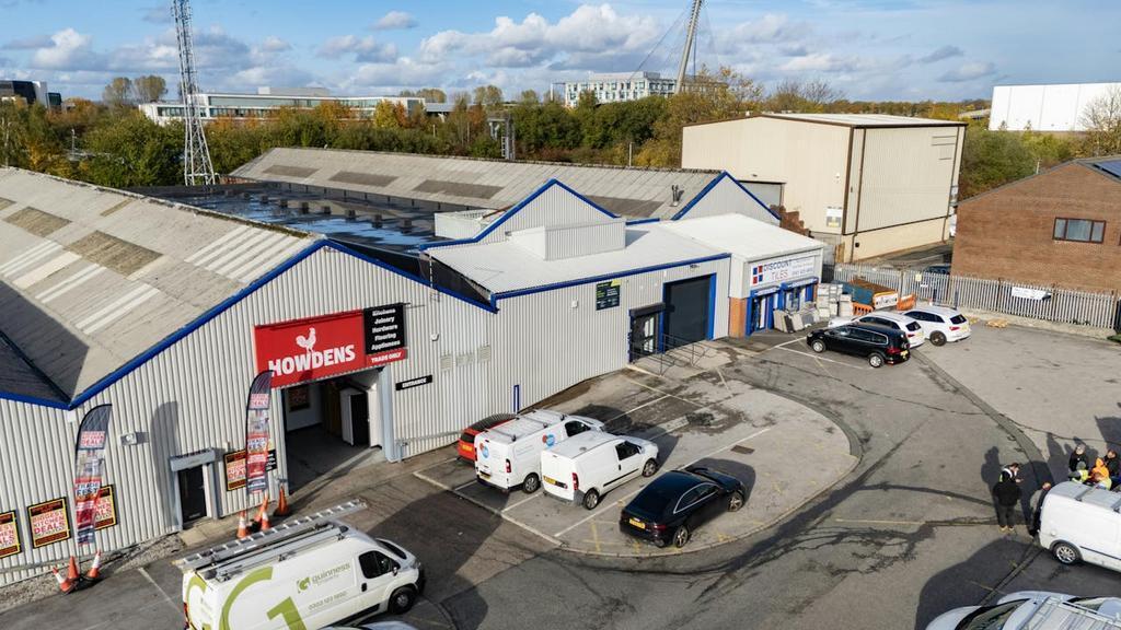 Oldham Rd, Manchester for lease Building Photo- Image 1 of 18