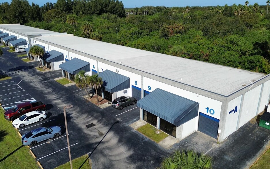 700 S John Rodes Blvd, Melbourne, FL à louer - Photo du bâtiment - Image 2 de 6