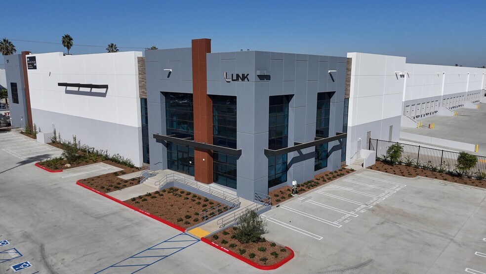 16325 S Main St, Gardena, CA for lease - Building Photo - Image 3 of 12