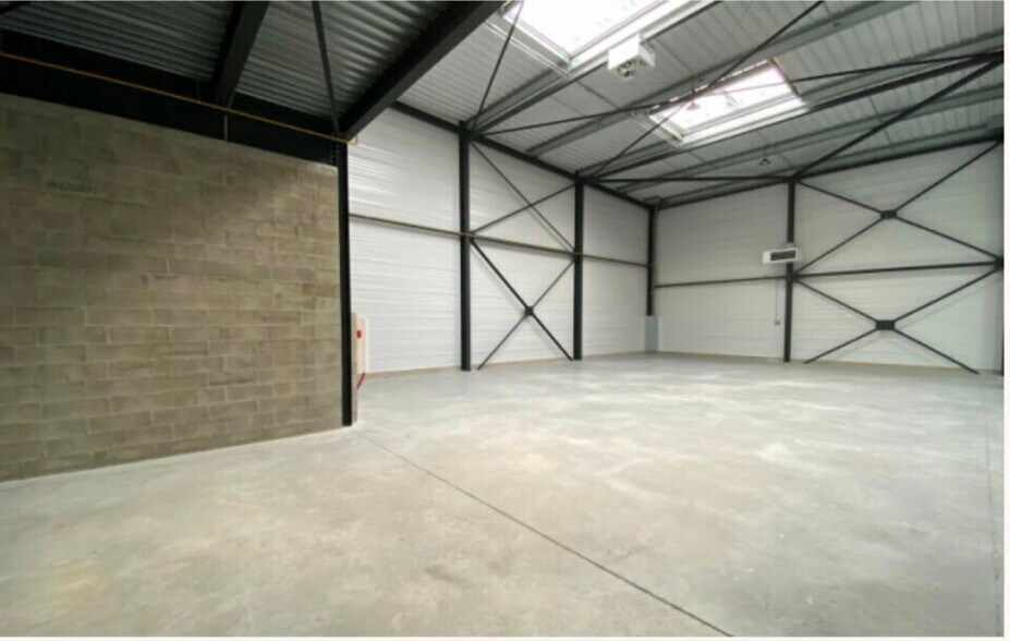 Flex in Persan for sale - Building Photo - Image 2 of 9