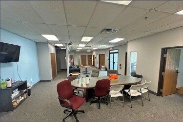 2938 Waterview Dr, Rochester Hills, MI for lease - Interior Photo - Image 2 of 5