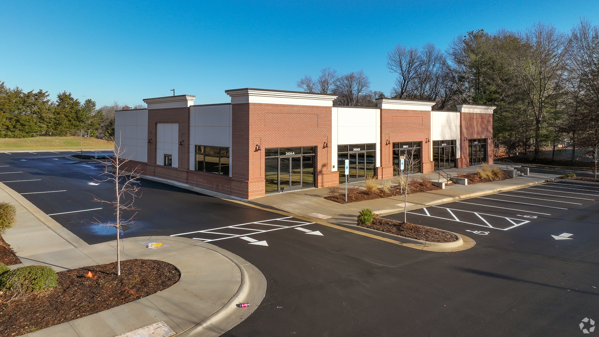 2434 S Stratford Rd, Winston Salem, NC for lease Primary Photo- Image 1 of 5