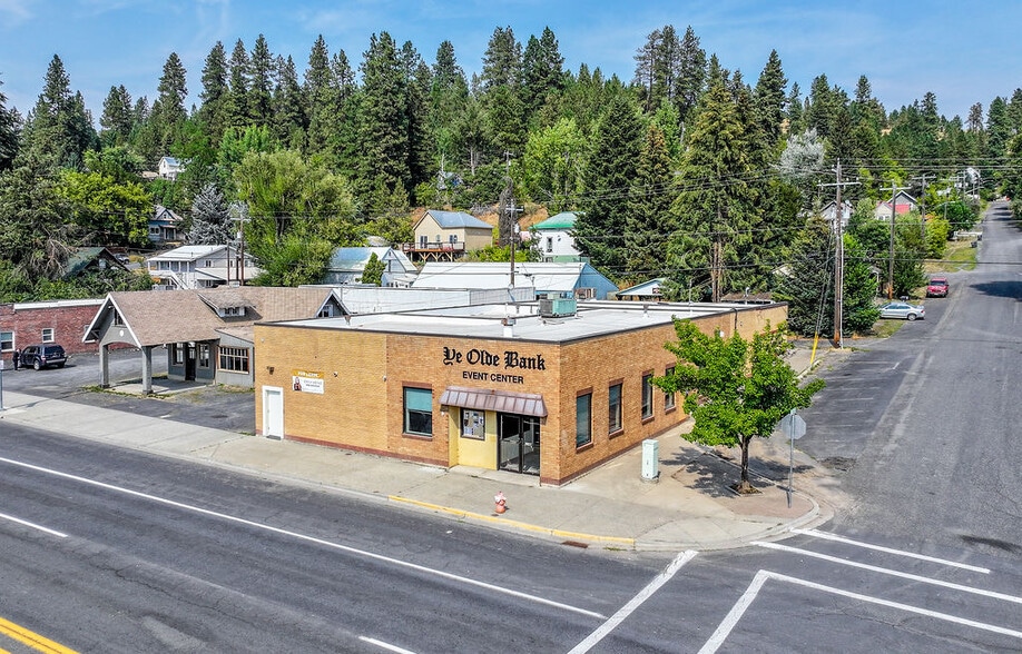 424 S Main St, Troy, ID for sale - Primary Photo - Image 1 of 30