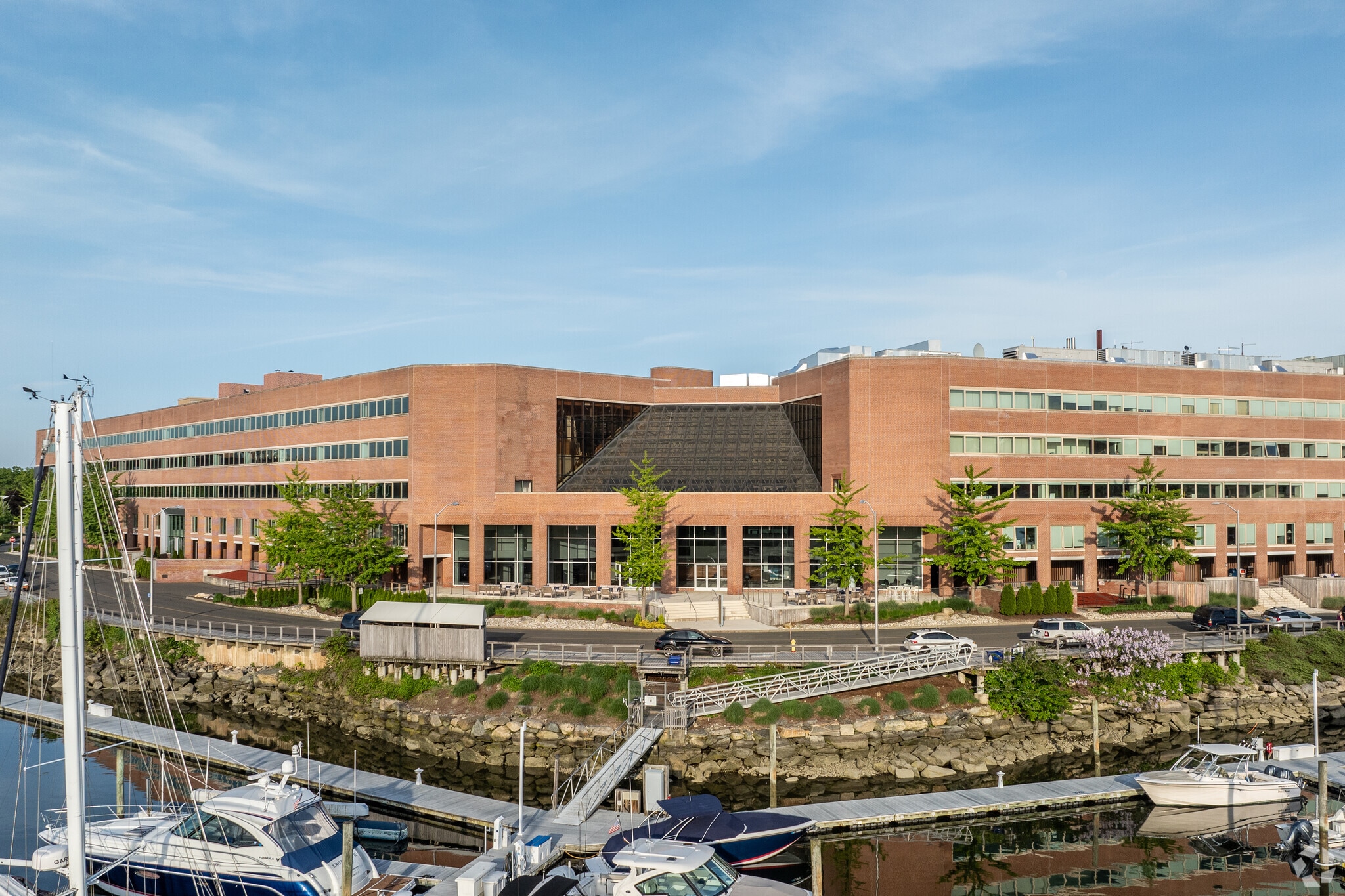 208 Harbor Dr, Stamford, CT for lease Primary Photo- Image 1 of 11