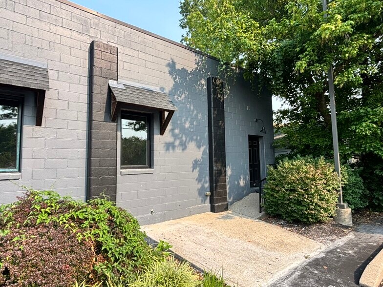4680 Cooper Rd, Cincinnati, OH à louer - Photo du bâtiment - Image 2 de 4