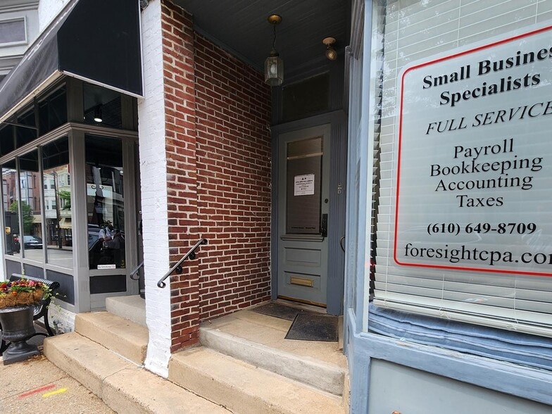 10 Cricket Ave, Ardmore, PA à vendre - Photo du bâtiment - Image 2 de 17