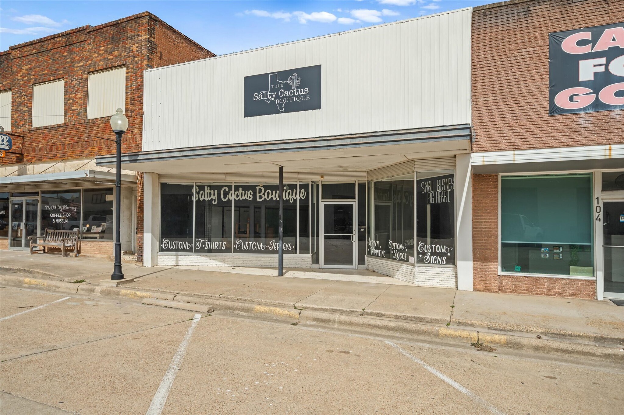 110 W Frank St, Grand Saline, TX à vendre Photo du bâtiment- Image 1 de 25