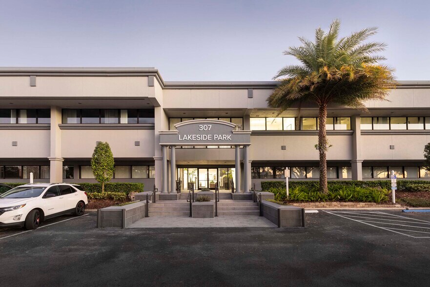 307 Cranes Roost Blvd, Altamonte Springs, FL à louer - Photo du bâtiment - Image 3 de 5
