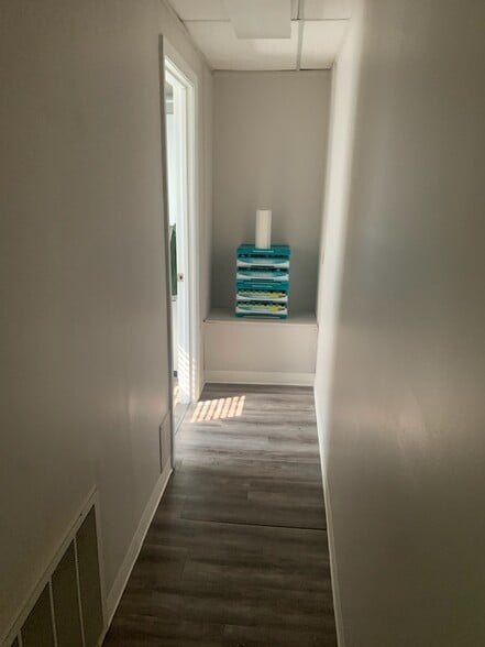 505-511 Norwich Rd, Plainfield, CT for lease - Interior Photo - Image 3 of 7