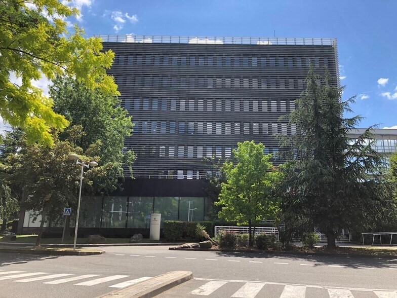 Bureau dans Vélizy-Villacoublay à louer - Photo du bâtiment - Image 1 de 6