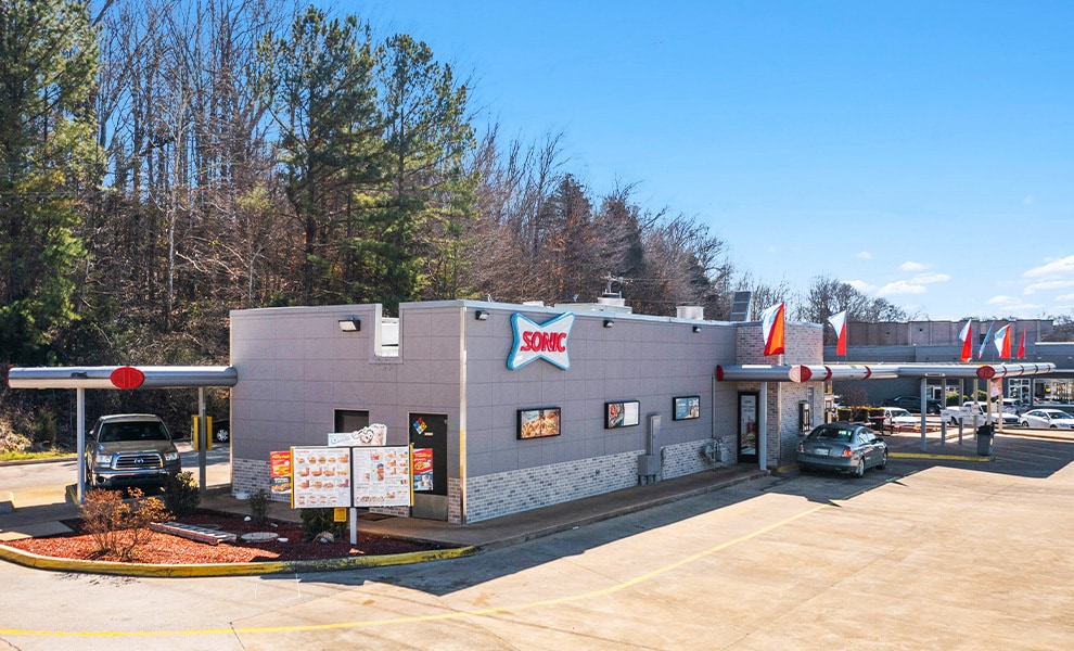 224 Dexter L. Wood Memorial, Waynesboro, TN for sale Building Photo- Image 1 of 2