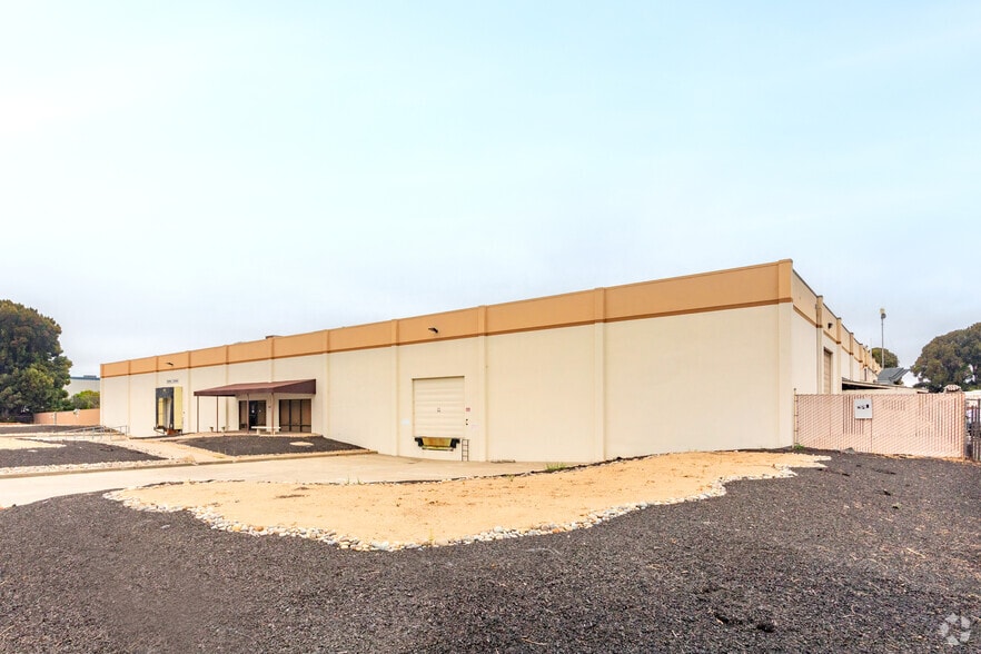 1833 Stearman Ave, Hayward, CA for lease - Building Photo - Image 1 of 8