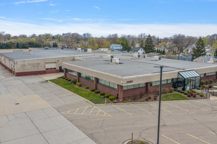 34401 S Gratiot Ave, Clinton Township, MI for sale - Building Photo - Image 1 of 1