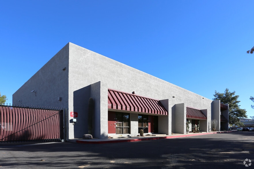 11036 N 23rd Ave, Phoenix, AZ à louer - Photo du bâtiment - Image 3 de 7