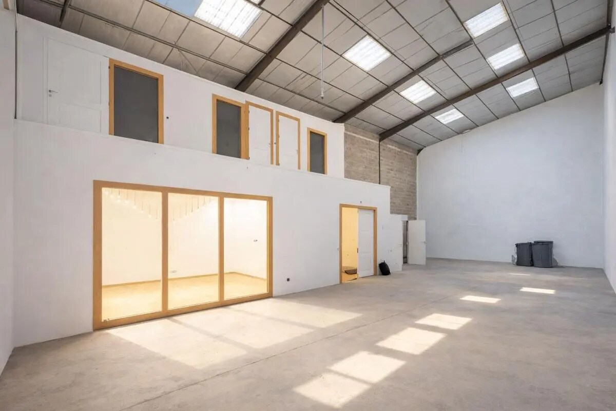 Office in Vaulx-en-Velin for lease Building Photo- Image 1 of 7