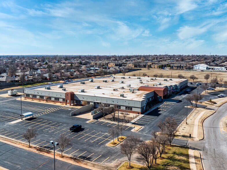 7800 NW 85th Ter, Oklahoma City, OK à louer - Aérien - Image 3 de 10