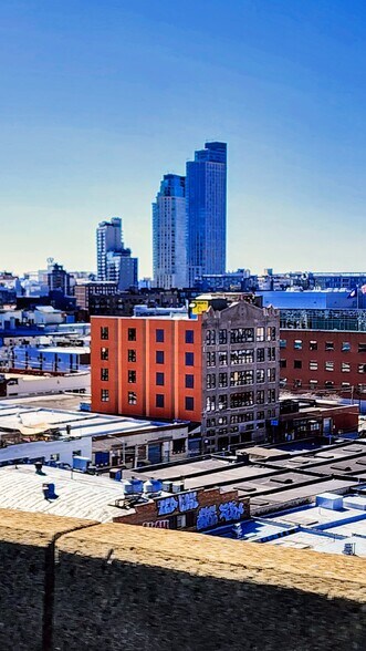 42-45 12th St, Long Island City, NY à louer - Photo du bâtiment - Image 3 de 12