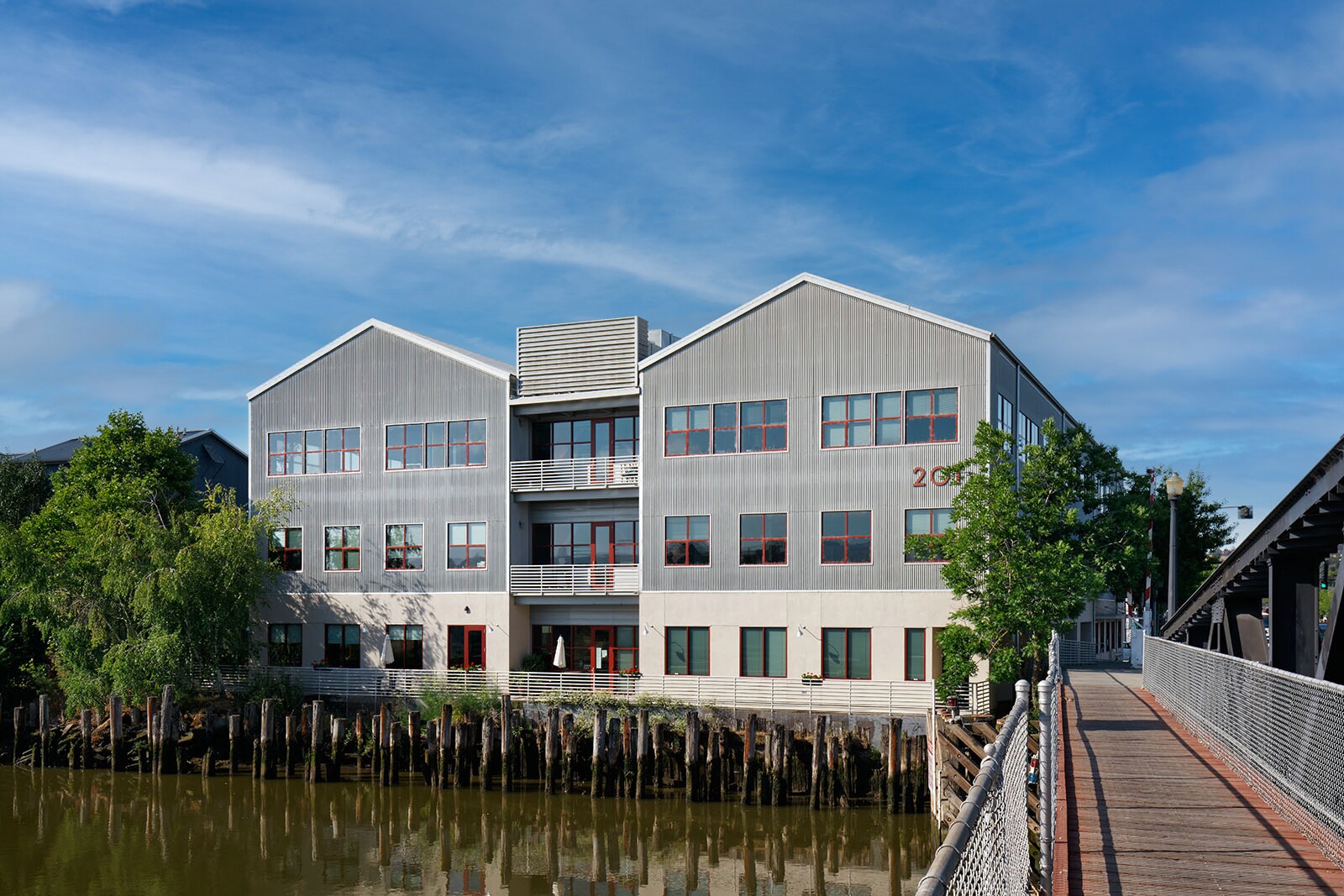 201 1st St, Petaluma, CA à louer Photo du bâtiment- Image 1 de 8