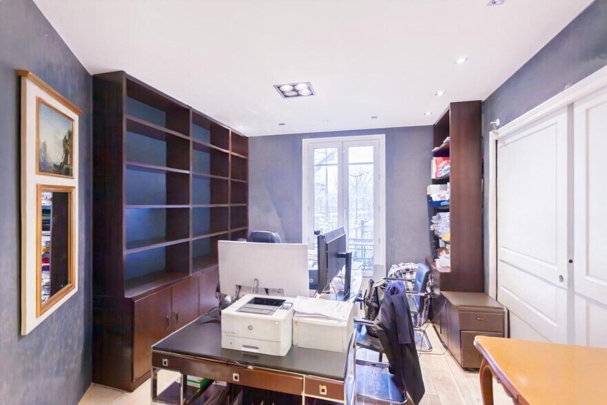 Local d'activités dans Paris à vendre - Photo du bâtiment - Image 2 de 4