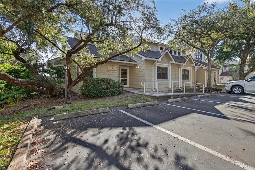 10225 Ulmerton Rd, Largo, FL à vendre - Photo du bâtiment - Image 2 de 20