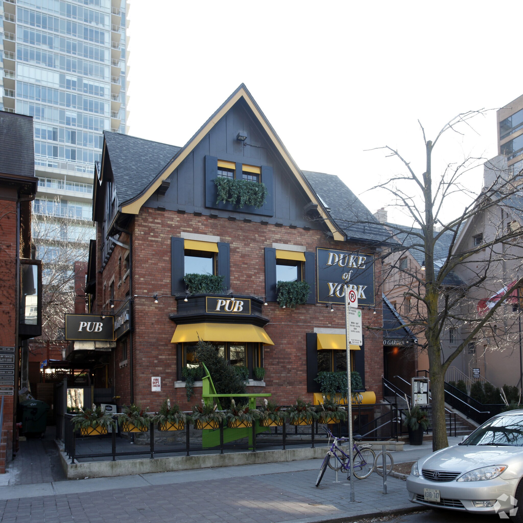 39 Prince Arthur Ave, Toronto, ON for sale Primary Photo- Image 1 of 1