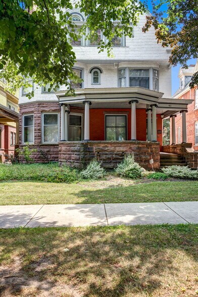 461 Linwood Ave, Buffalo, NY à vendre - Photo du bâtiment - Image 3 de 77