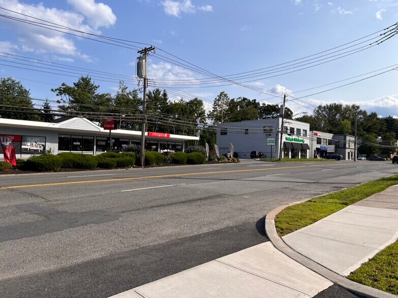 84-86 S Central Ave, Hartsdale, NY à louer - Photo du bâtiment - Image 3 de 6