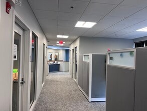 492 Norristown Rd, Blue Bell, PA for lease Building Photo- Image 2 of 10