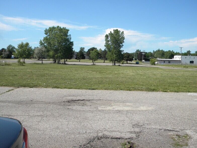 4184 W Pierson Rd, Flint, MI à vendre - Photo du bâtiment - Image 2 de 8