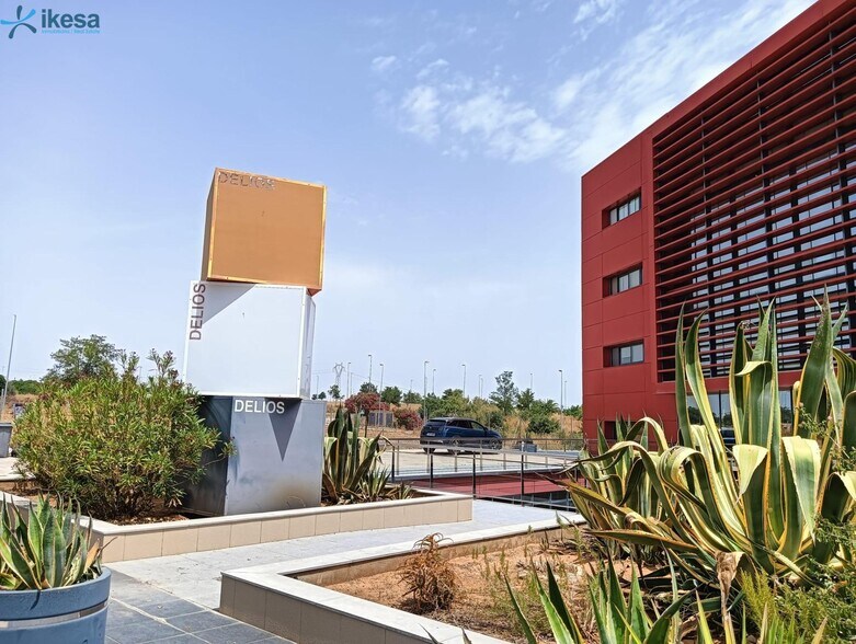 Retail in Salteras for sale - Building Photo - Image 3 of 11