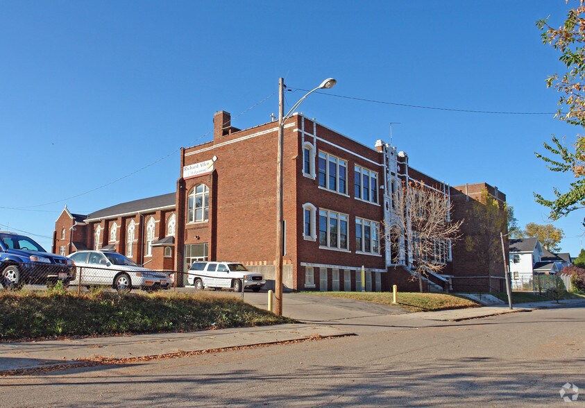 1317 Cincinnati St, Dayton, OH à vendre - Photo principale - Image 1 de 27