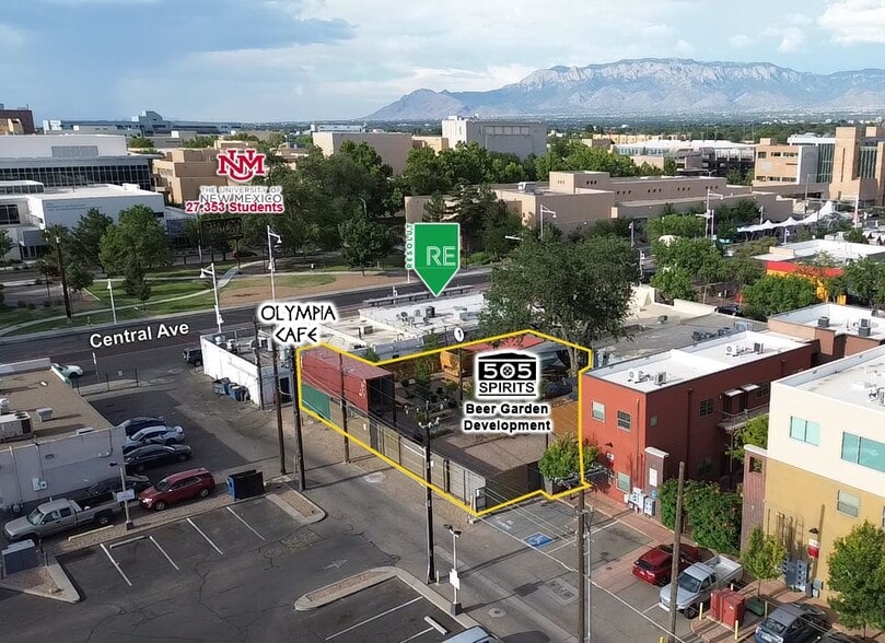 University Retail Sale Investment portfolio of 3 properties for sale on LoopNet.ca - Building Photo - Image 2 of 7