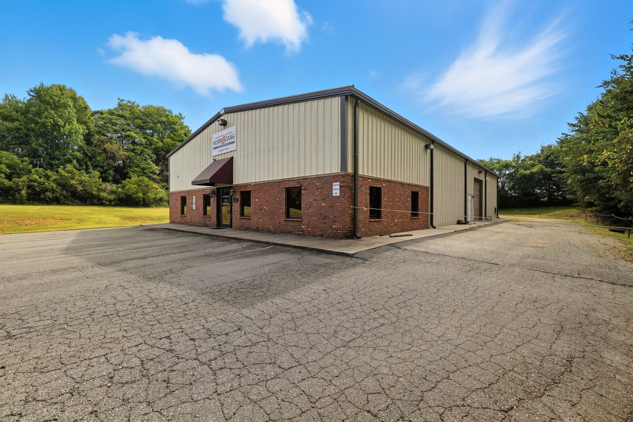 215 Peddycord Park Ct, Kernersville, NC for lease Primary Photo- Image 1 of 26