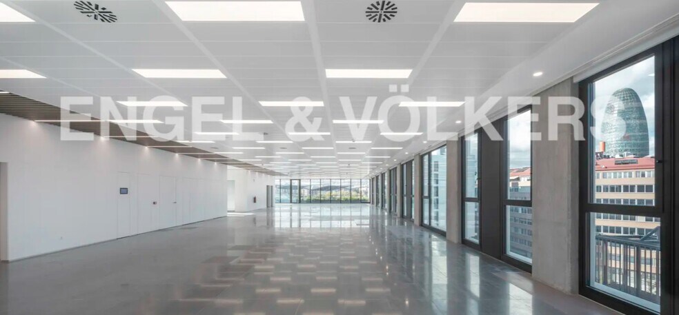 Carrer de Tànger, 34, Barcelone, Barcelona à louer - Photo du bâtiment - Image 2 de 6