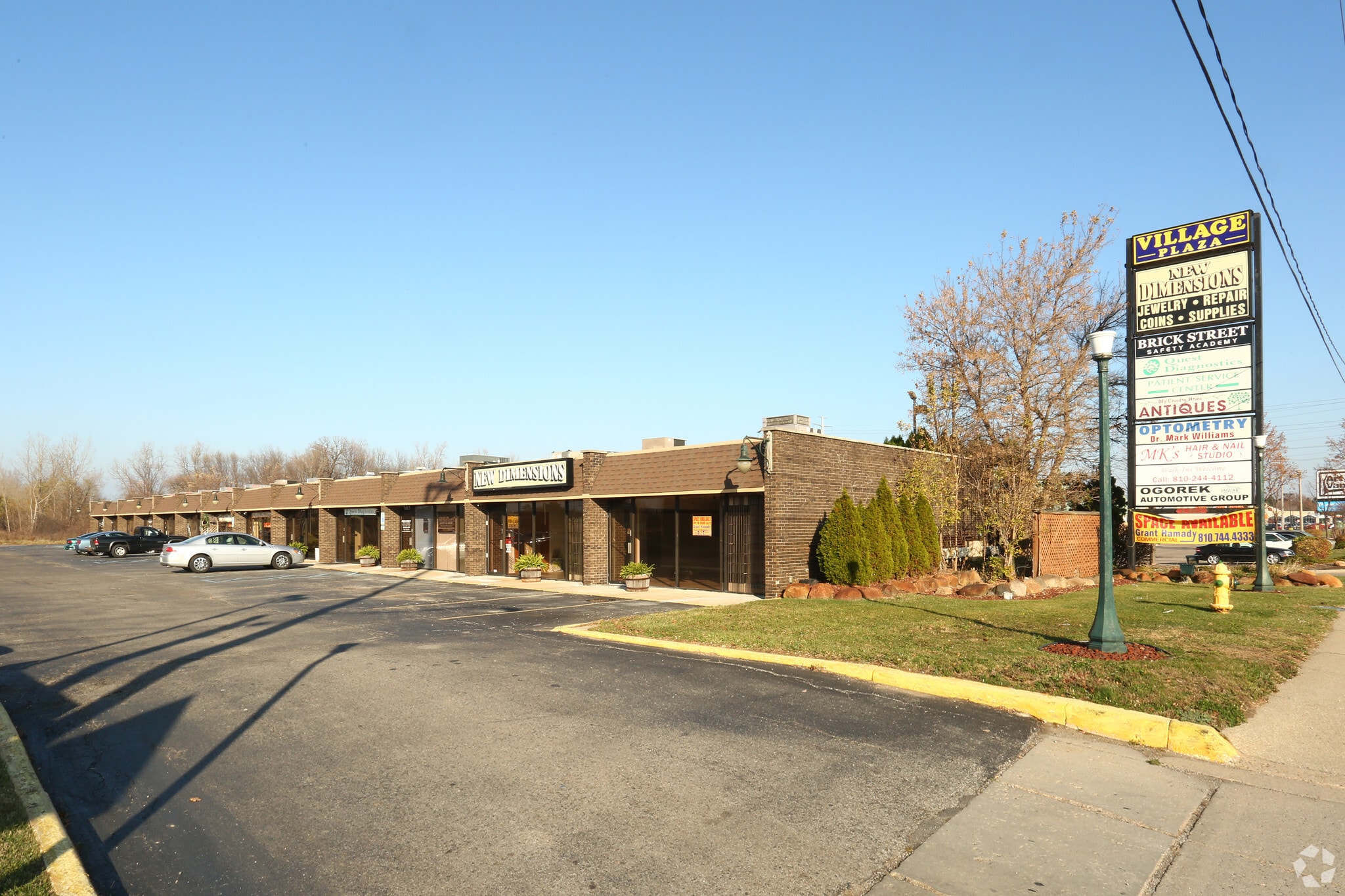 4067 E Court St, Burton, MI for lease Building Photo- Image 1 of 5