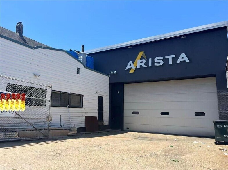 360 Broadway, Staten Island, NY à vendre - Photo du bâtiment - Image 2 de 12