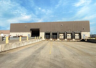 1130 Wellington St, Chatham-Kent, ON for lease Building Photo- Image 2 of 14