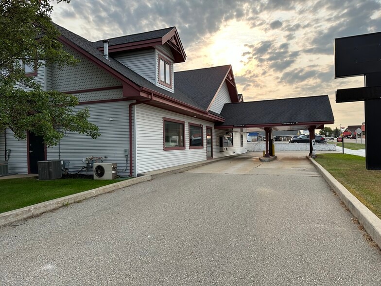 502 W Houghton Ave, West Branch, MI for sale - Building Photo - Image 3 of 15