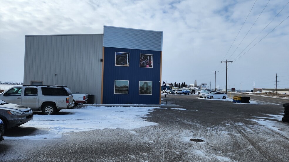 1334 S Yellowstone Hwy, Rexburg, ID for sale - Building Photo - Image 3 of 12